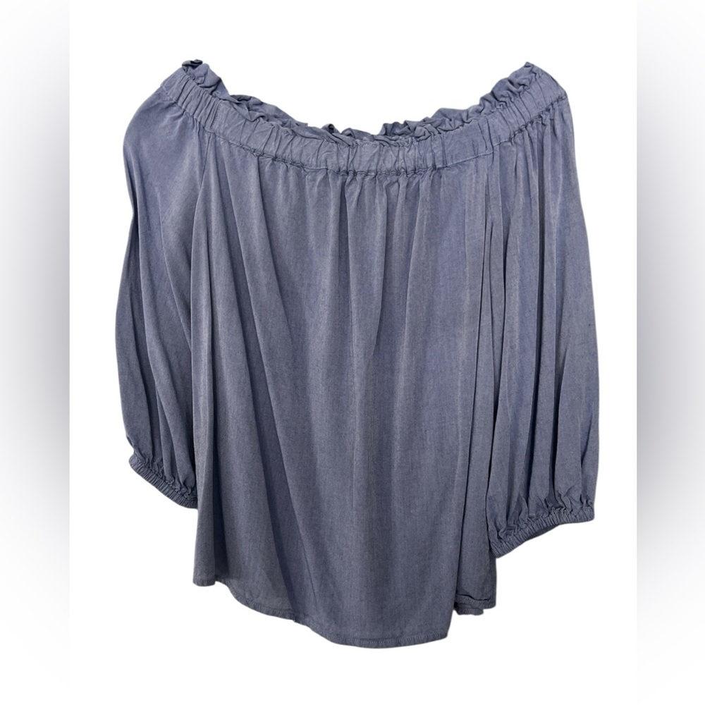 Banana Republic Off-Shoulder light blue Blouse.  Size S.  100% rayon and viscose